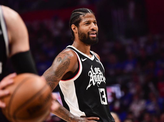 篮网血洗火箭,乔治送出助攻 篮网血洗火箭,乔治送出助攻