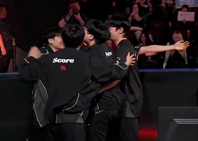 关于DK爆冷JDGaming，Chovy完成帽子戏法的信息