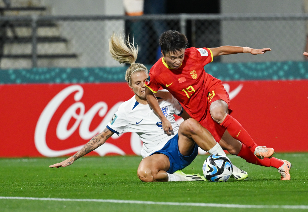 英格兰鏖战希腊，戈麦斯关键制胜的简单介绍