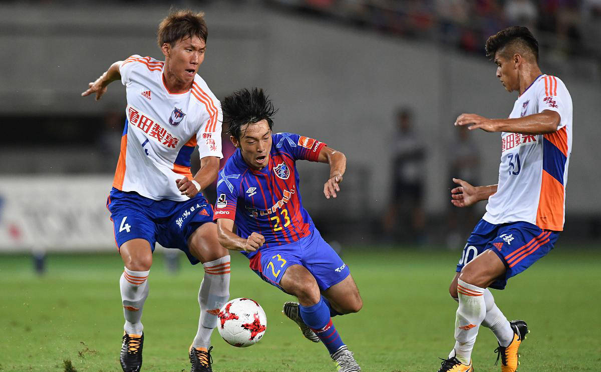 巴列卡诺中场频频传球制造得分机会