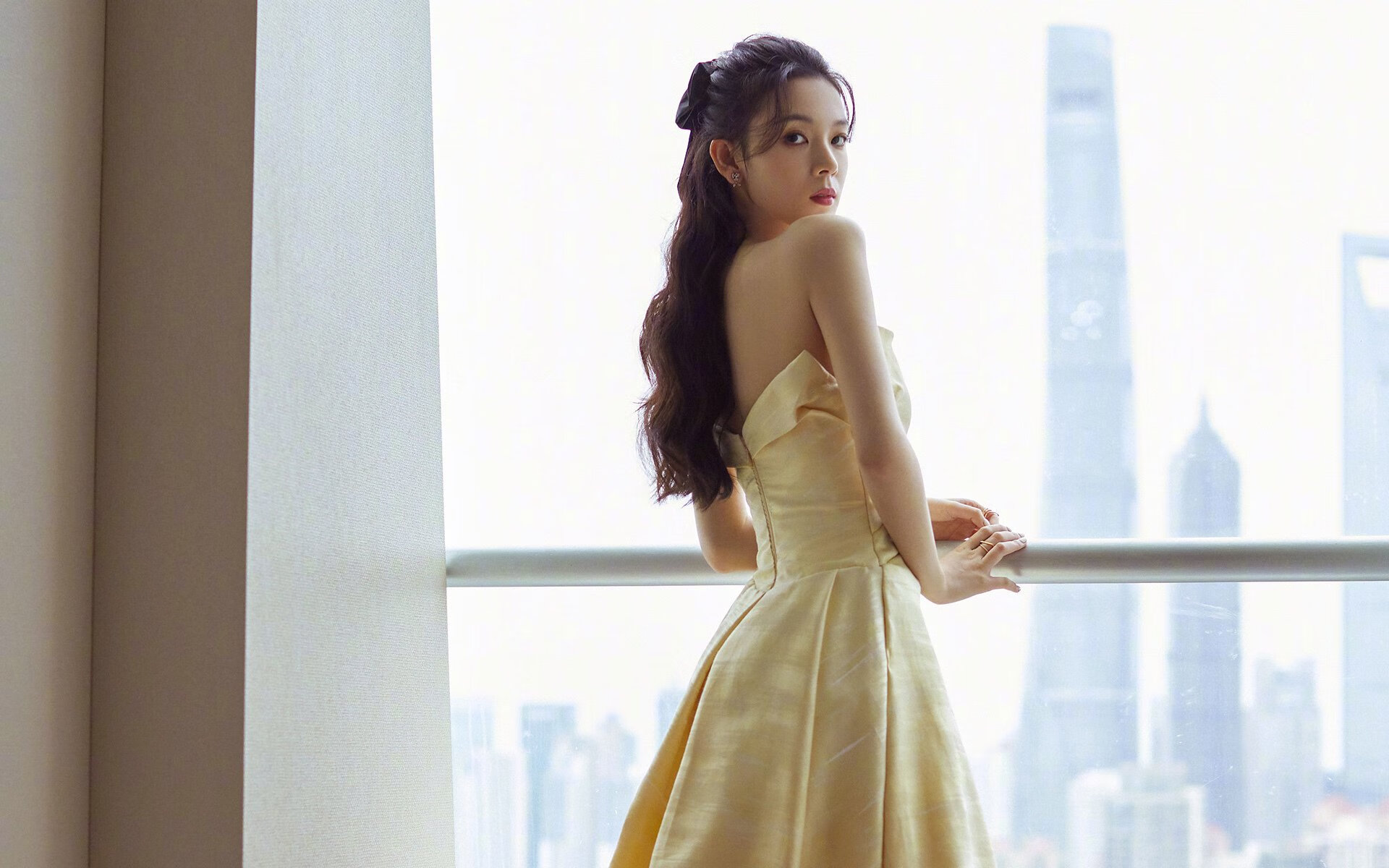 双重风暴，当F1的年度争冠，遇上伊朗冲垮佛罗伦萨的安全区