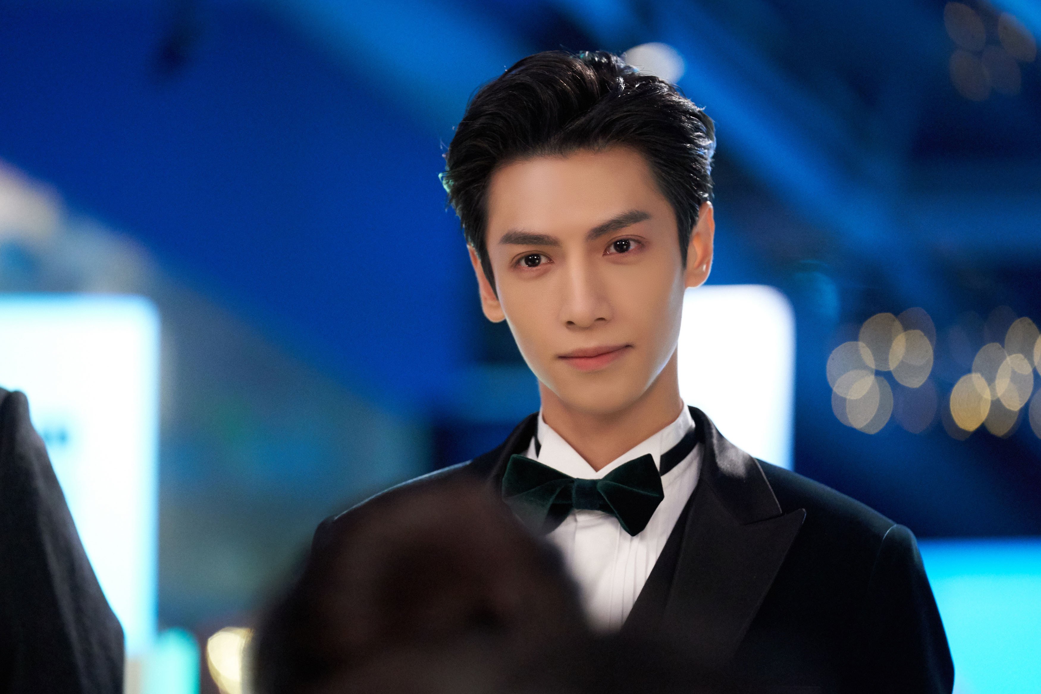 唯一的中轴，当武切维奇的提琴独奏撕裂盐湖城的交响乐